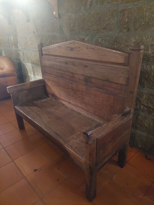 Banco rústico com costas