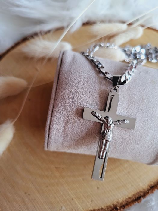 Łańcuszek pancerka z krzyżykiem poświęcony