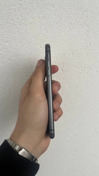 Продам айфон 11 128