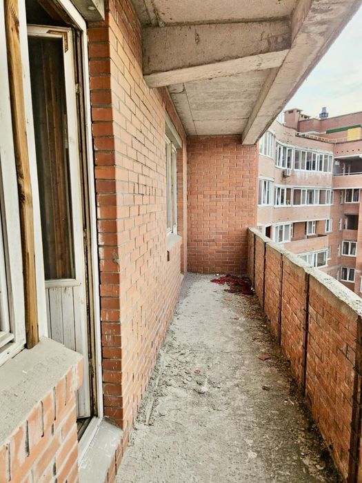 Продажа б/к 5 к.дворівневої кв. 175,5 кв.м. по вул. А.Ахматової, 13-Д