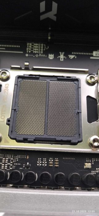 Asus Rog Strix B650-A Gaming WiFi (sAM5), ASRock X570 Phantom Gaming 4