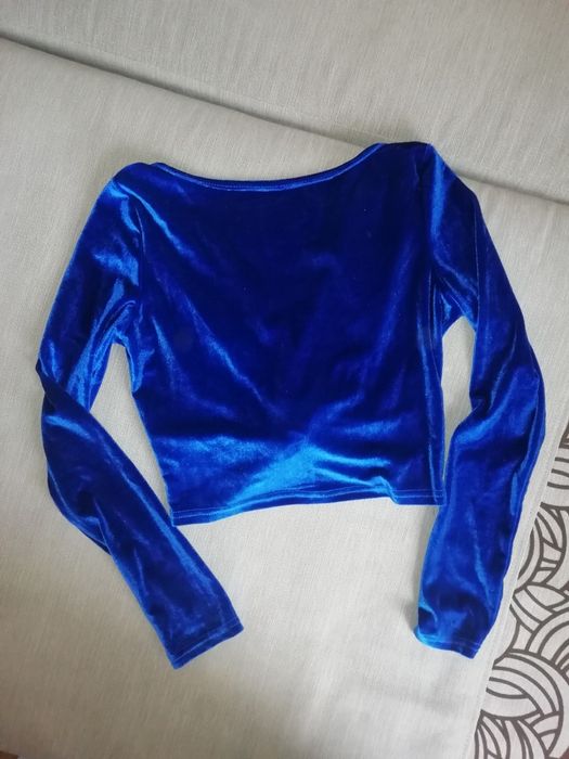 Бархатний кроп-топ Bershka