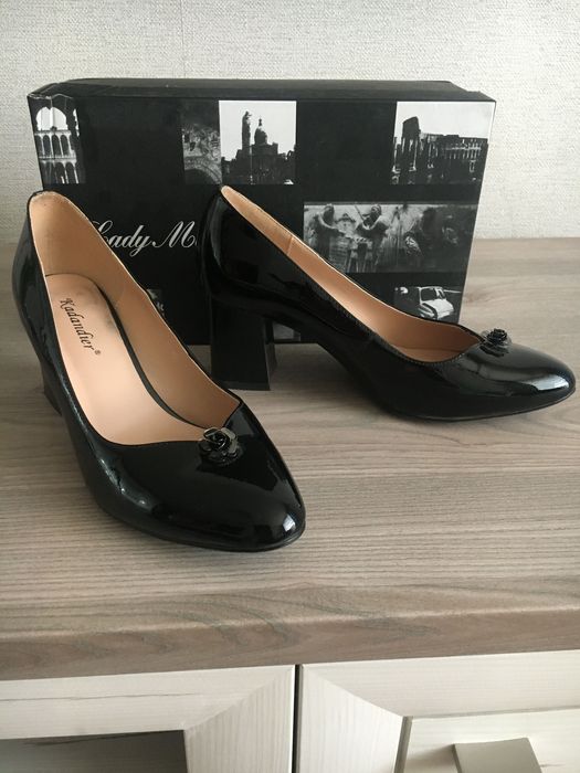 Туфлі лак розмір 36, 24 см.