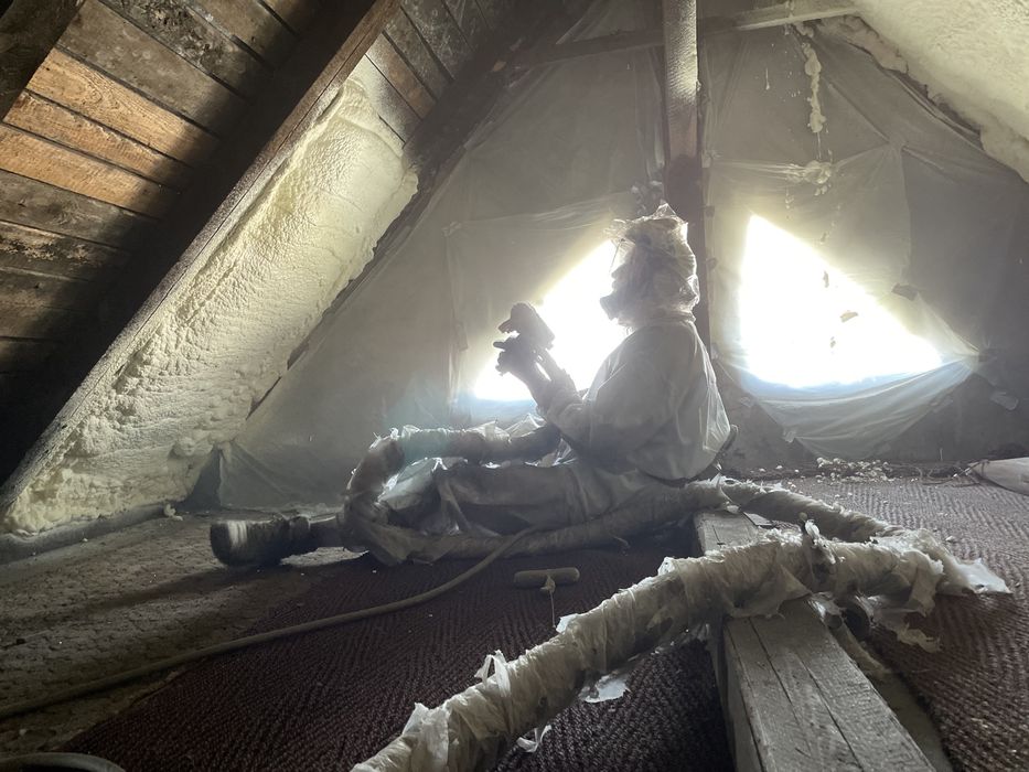 Ocieplenie ocieplanie poddasza pianą PUR cały ŚLĄSK