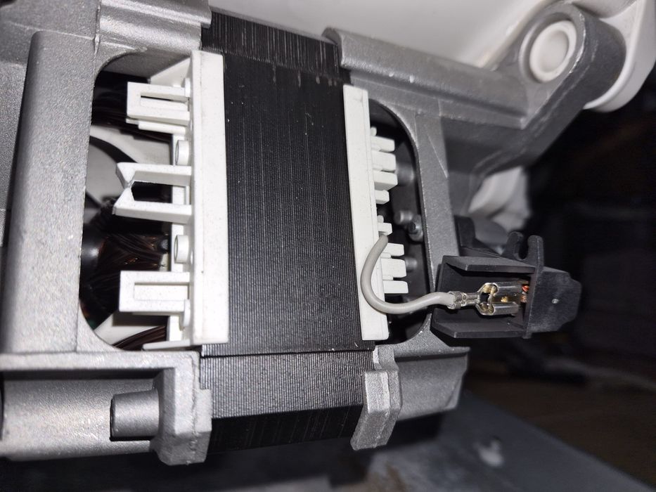 Silnik pralki Beko WUE 6511 XWW i inne części