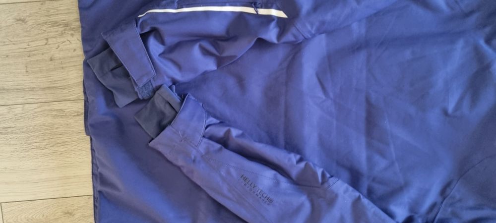 Helly Hansen L    .