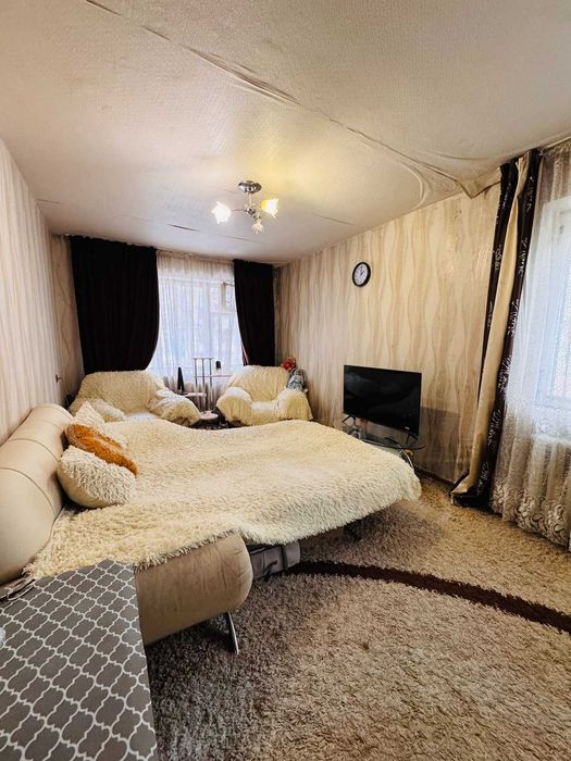 Продається 2-кімнатна квартира