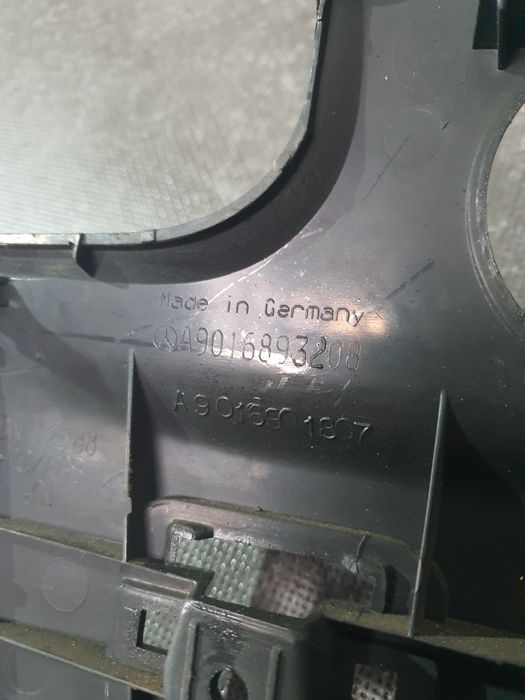 Панель центральна під магнітолу, кулісу Sprinter w901 w903 cdi