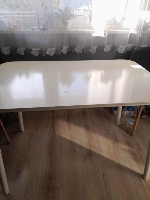 Stół kuchenny biały