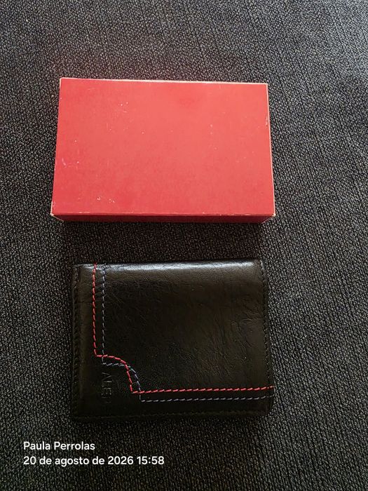 Carteira Unisexo em Cabedal Genuíno (Como Nova)