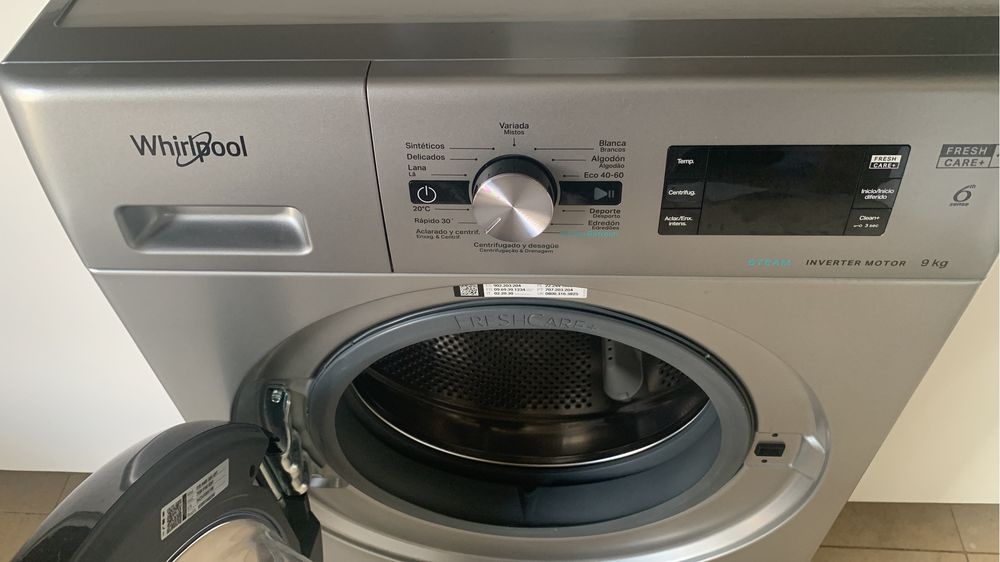 Vendo máquina de lavar com um mês de uso