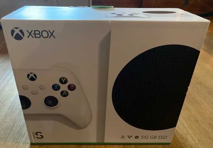 Xbox Series S em caixa e com fatura FNAC