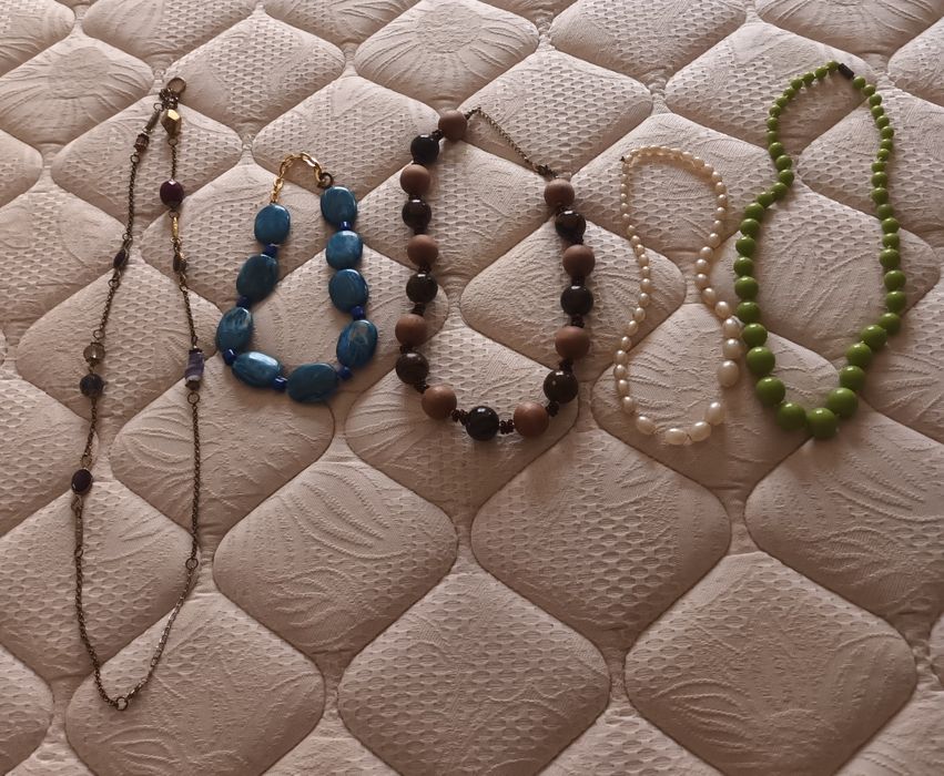 Colares de vários tamanhos