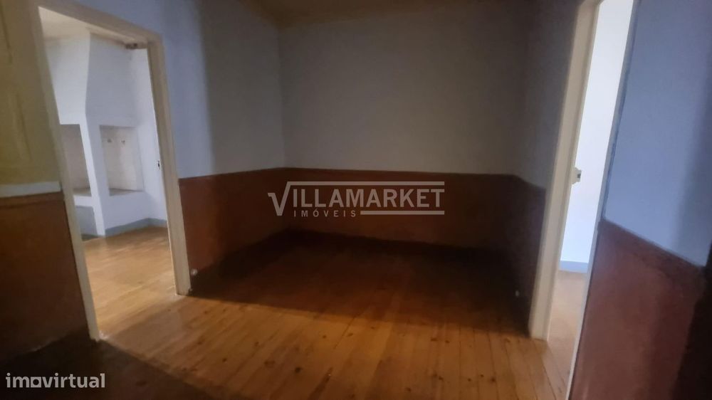 Prédio de Utilização Mista da banca com Potencial Habitacional e Comer