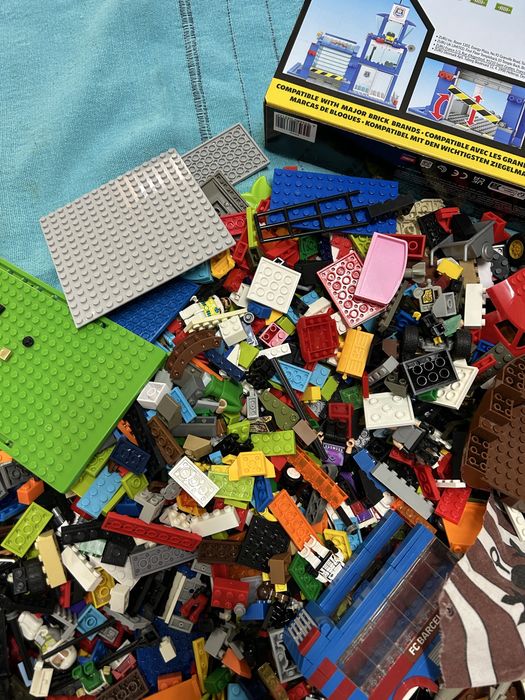Mais de 5kg de blocos construção e conjunto novo