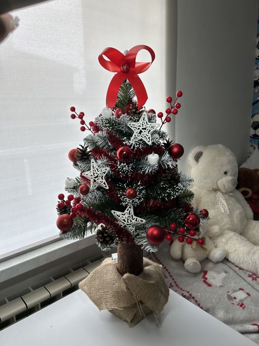 Choinka w doniczce z dekoracją i ozdobami - 70 cm