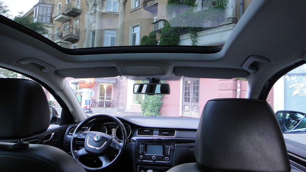 продаю  skoda superb в максимальній комплектації