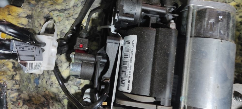 Компрессор пневматики РЕНДЖ РОВЕР