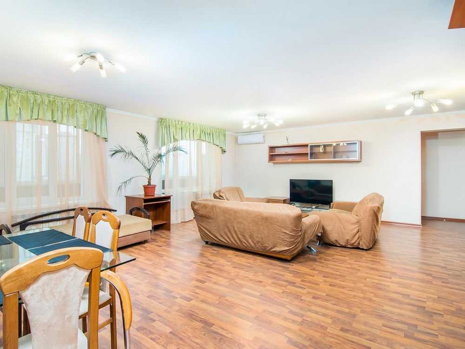 Подобово, 4к.квартира, вул. Л. Лукьяненко (Тимошенко 13А), м. Мінська