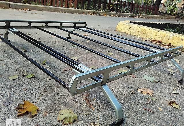 Мощный багажник на крышу,регулируется ширина крыши