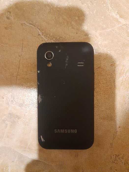 Телефон Samsung GT-S5830i