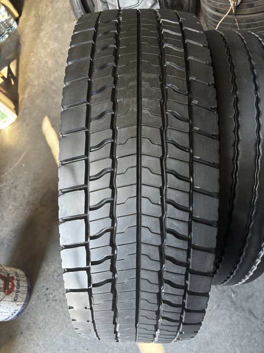 315/70R 22.5 pneus usados, recauchutados, novos