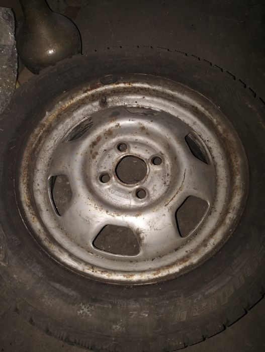 Колесо 180 60 R14 почти новое