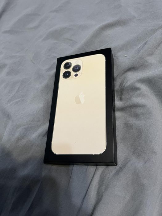 Айфон 13 про макс 1 терабайт золотій не побітий 2023 року