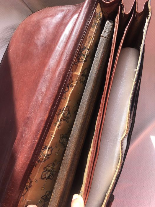 Pasta de documentos em pele genuína