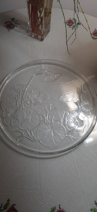 Prato de vidro para bolo