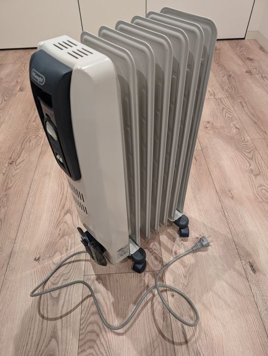 Масляний радіатор DeLonghi 1500 Вт