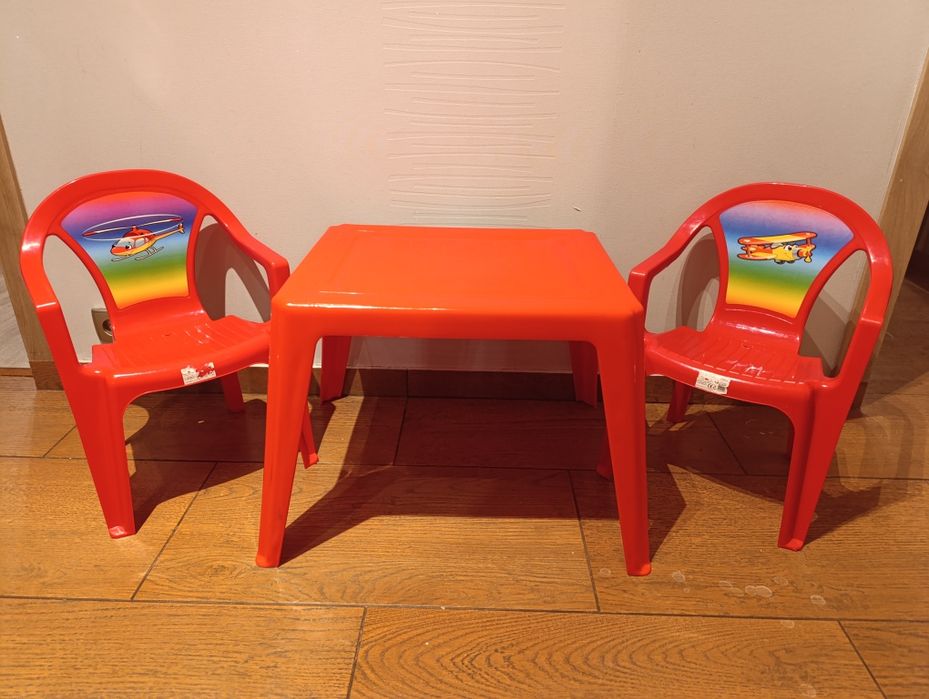 Zestaw mebli ogrodowych dziecięcych stolik i dwa krzesełka