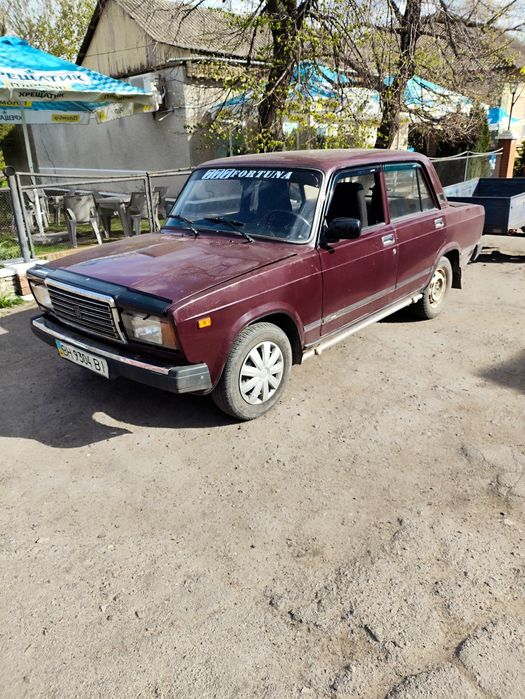 Продам ВАЗ 2107 с причепом