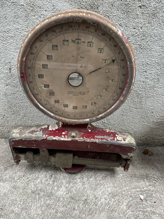 Balança antiga incompleta