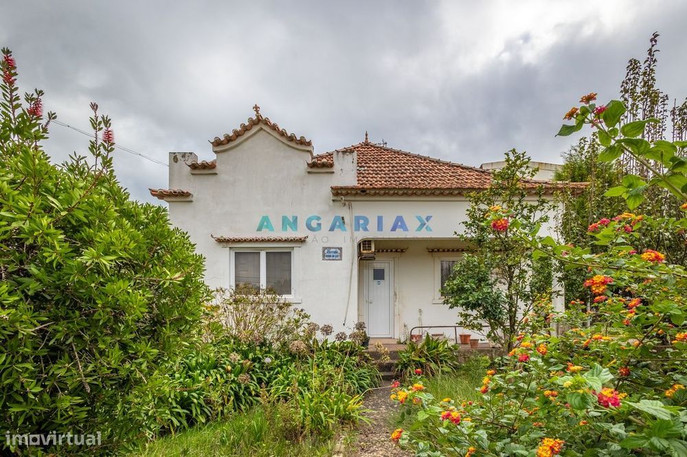 ANG1588 - Land Plot with 3-Bedroom House and Industrial Pavilion for Sale in P