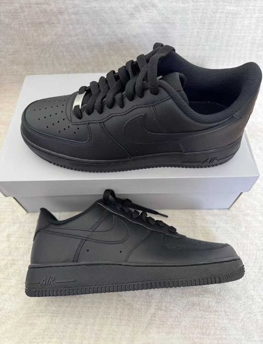 Buty sportowe Nike_Air_Force_1_Low_07_Black_Gum Rozmiar R.38.5