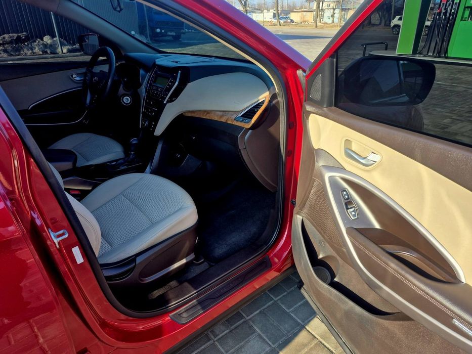 Продам Hyundai Santa FE 2015 года