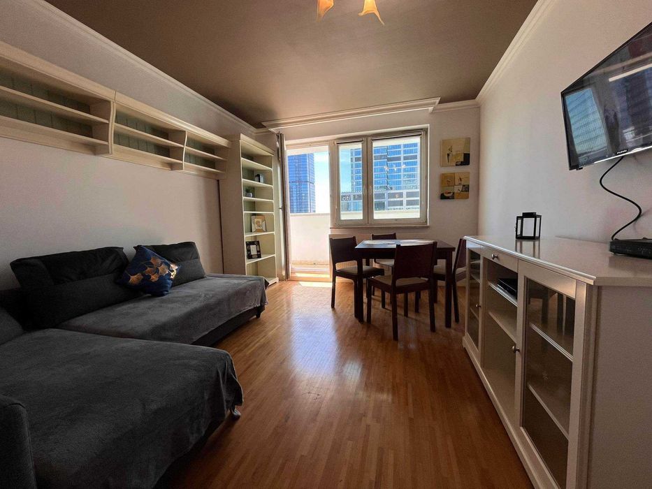 Apartament w centrum Warszawy z Darmowym Parkingiem