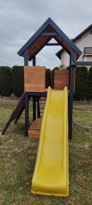 Plac zabaw model , domek dla dzieci