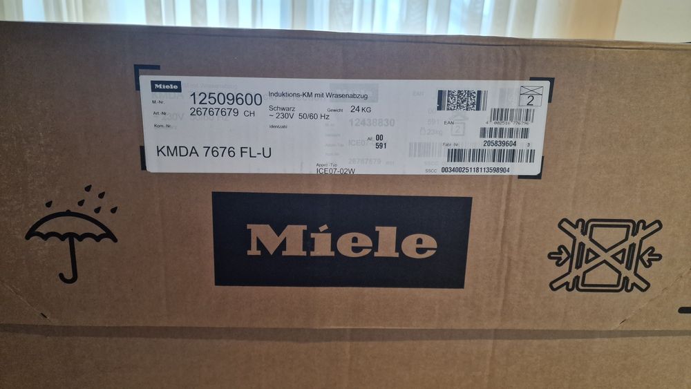 Варочна індукційна поверхня з витяжкою Miele  KMDA 7676 FL-U