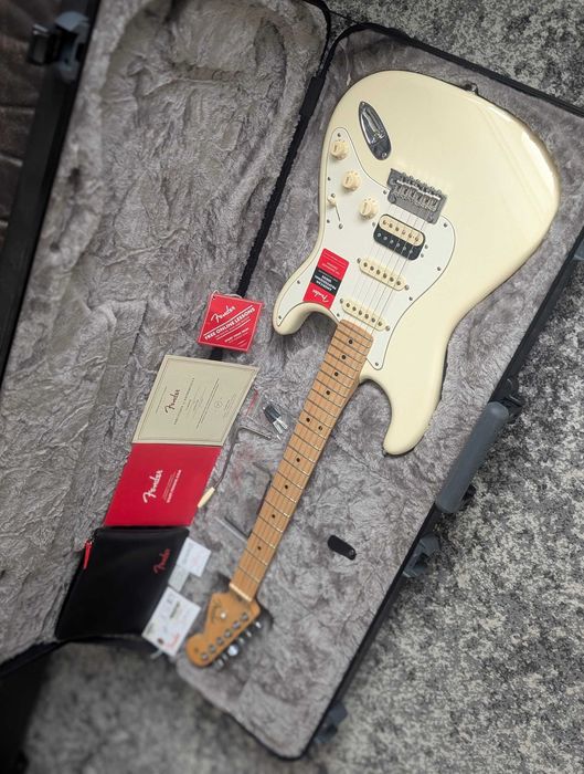 Электрогитара Fender American Professional HSS Shawbucker Stratocaster
