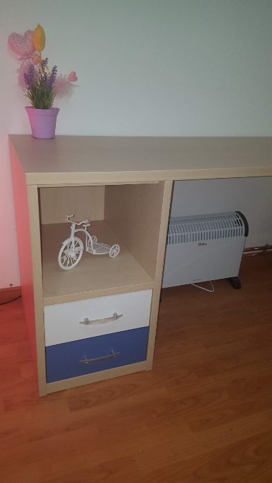 Secretária muito espaçosa!