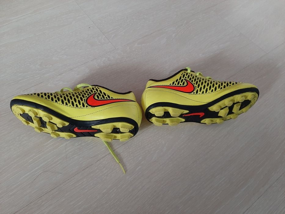 Бутси футбольні, копи Nike 30