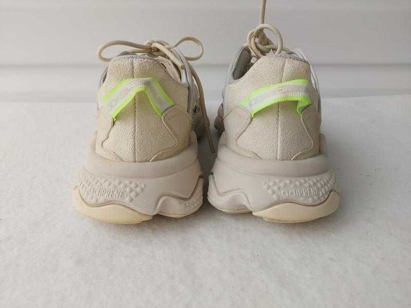 Кросівки жіночі adidas ozweego celox