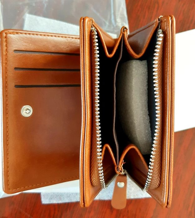 Стильний чоловічий гаманець.