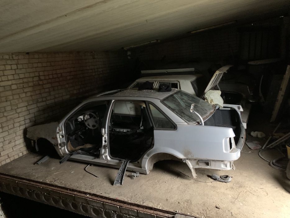 Подвійний капітальний гараж 110м2, під комерцію. АК 31