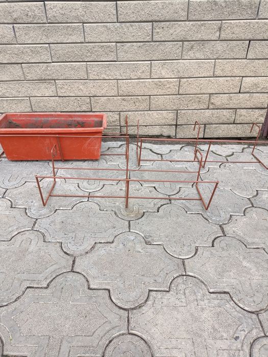 Держатель для балконного горшка