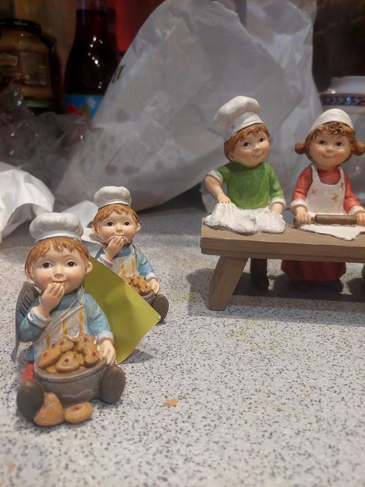 Figurka piekarnia cukiernia pieczywo tort