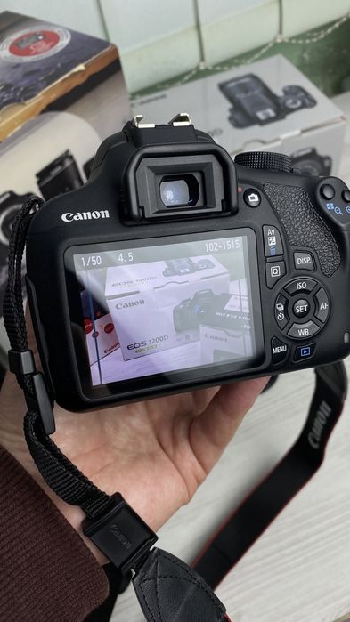 Фотоапарат Canon 1200D + 50 mm 1/8