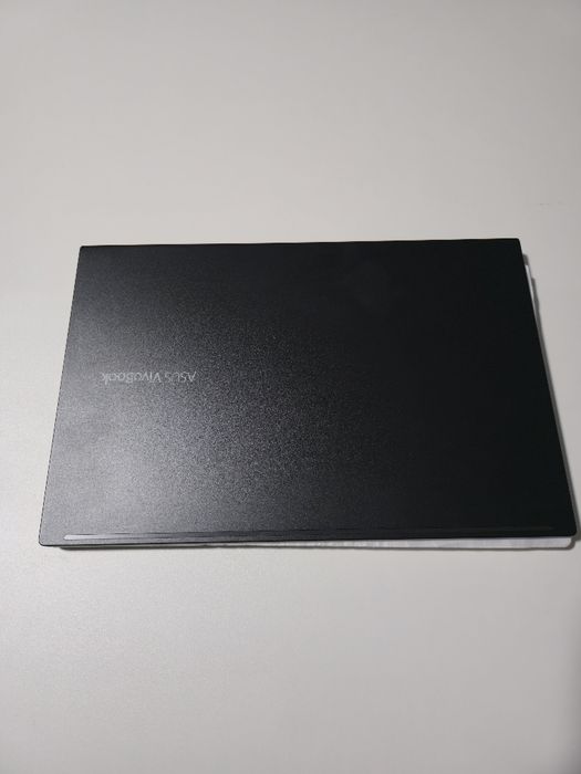 Portátil Asus Vivobook S14  14'' - AMD Ryzen 5 5500U - 8GB RAM - 512GB